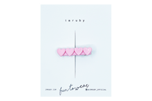 Load image into Gallery viewer, Hi! I&#39;m ELLE, a soft pink heart clip.

Hold back bangs, clip back hair, or simply use for stylistic purposes by adding some flair to your hair. Mix-and-match, and layer these hair clips or wear on their own for a soft,&nbsp;seasonal look.