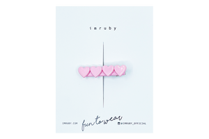 Hi! I'm ELLE, a soft pink heart clip.

Hold back bangs, clip back hair, or simply use for stylistic purposes by adding some flair to your hair. Mix-and-match, and layer these hair clips or wear on their own for a soft,&nbsp;seasonal look.