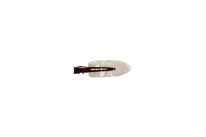 Hi! I'm MANEL, a marbled no-crease clip.

Makeup time, skincare routine or just a good hair day? I’m here for it. I hold your hair back without leaving a single kink, thanks to my smooth, crease-free grip. Lightweight, comfy, and cute enough to wear all day. Finished with a subtle logo engraving on the back – just a little signature touch. Go on, clip me in.