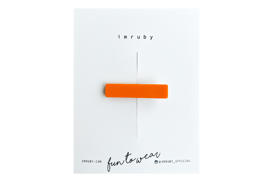 Hi! I'm MARIE, an orange bar clip.

Hold back bangs, clip back hair, or simply use for stylistic purposes by adding some flair to your hair. Mix-and-match, and layer these hair clips or wear on their own for a soft & seasonal look.