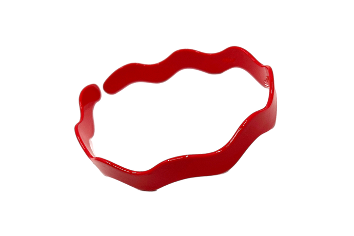 Hi! I'm SUKI, a red wavy headband.

Messy hair is a thing of the past with a new wavy headband from imruby. They are super comfy and made from a plant-based acetate with a glossy finish.