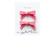 Load image into Gallery viewer, Hi! I&#39;m the VIVI BOW SET, two playful clips.

Brighten up your look with a sweet splash of color! Lightweight and easy to wear, I keep your hair neatly in place while adding a fun, cheerful touch. Perfect for any day you want that little extra. Clip me in and let the good vibes roll!