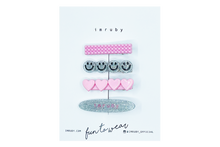 Afbeelding in Gallery-weergave laden, Hi! I&#39;m a SET of 4 clips.

(1 x Elle bubble bar, 1 x Bibi smiley, 1 x&nbsp;Elle heart, 1 x&nbsp;Bibi oval)

Hold back bangs, clip back hair, or simply use for stylistic purposes by adding some flair to your hair. Mix-and-match, and layer these hair clips or wear on their own for a soft,&nbsp;seasonal look.