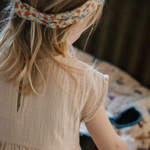 @pluchekids @valentineraeman Hi! I'm JAGGER, an orange flower headband.  This headband has an aluminium wire insert for a comfortable & cute fit. Twist it around your girls head and she'll rock this pretty headband all day long!