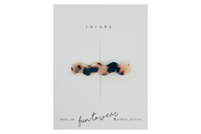 Load image into Gallery viewer, Hi! I&#39;m ELEONORE, a flamed wave clip.  Hold back bangs, clip back hair, or simply use for stylistic purposes by adding some flair to your hair. Mix-and-match, and layer these hair clips or wear on their own for a soft, seasonal look.