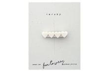 Afbeelding in Gallery-weergave laden, Hi! I&#39;m BONNIE, a cloudy white heart clip.  Hold back bangs, clip back hair, or simply use for stylistic purposes by adding some flair to your hair. Mix-and-match, and layer these hair clips or wear on their own for a soft, seasonal look.