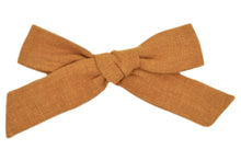 Afbeelding in Gallery-weergave laden, Hi! I&#39;m LENA, a brown large bow clip.  Clip your hair back with the prettiest hair bow ever! This linen bow features an alligator clip for easy placement in any fun hairstyle.
