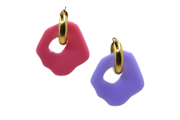 Hi! I'm MARIE SUZE, a pair of gold earrings.  They come with a gold-colored round hoop. With only 7 grams these earrings aren't heavy and you can wear them all day. Designed for teens and adults. Pick a pair that is the most “you” and make a statement!