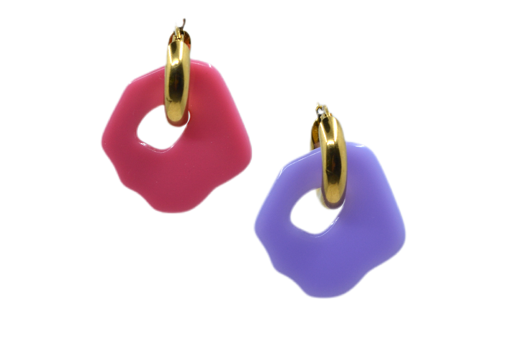 Hi! I'm MARIE SUZE, a pair of gold earrings.  They come with a gold-colored round hoop. With only 7 grams these earrings aren't heavy and you can wear them all day. Designed for teens and adults. Pick a pair that is the most “you” and make a statement!