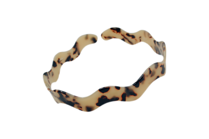 Hi! I'm PIXIE, a flamed wavy headband.  Messy hair is a thing of the past with a new wavy headband from imruby. They are super comfy and made from a plant-based acetate with a glossy finish.