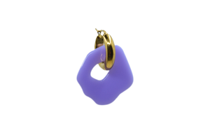 Hi! I'm SUZE, a pair of purlple gold earrings.  They come with a gold-colored round hoop. With only 7 grams these earrings aren't heavy and you can wear them all day. Designed for teens and adults. Pick a pair that is the most “you” and make a statement!